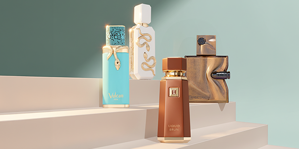 Różne butelki perfum: turkusowy Vulcan, biały z wężem, brązowy Liquid Brun, złoty Spectre na białych platformach.