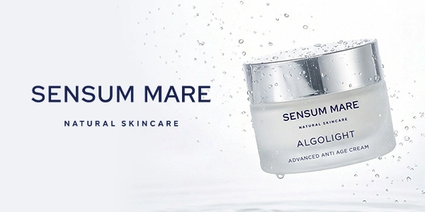 SENSUM MARE Natural Skincare Algolight Advanced Anti Age Cream w szklanym słoiczku z wodnymi kroplami.