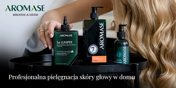 AROMASE: trzy ciemnozielone butelki do profesjonalnej pielęgnacji skóry głowy, szampon 5α Juniper.