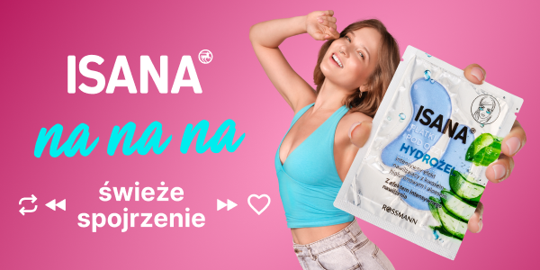 Młoda kobieta w niebieskim topie uśmiecha się, trzymając ISANA Hydrożelowe Płatki pod Oczy z aloesem, różowe tło.