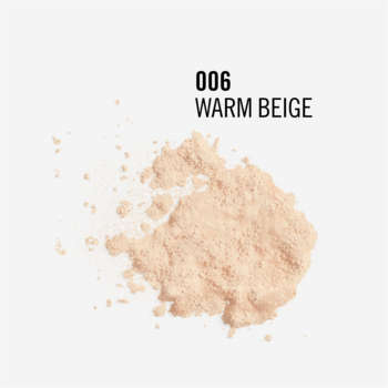 Kupka matującego pudru do twarzy Rimmel Stay Matte w odcieniu 006 Warm Beige, na białym tle.