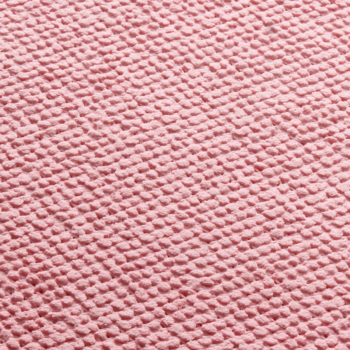 Różowa ściereczka z mikrofibry Vileda Actifibre Soft, zbliżenie na miękką, gofrowaną teksturę dla chłonności.