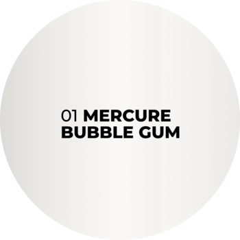 Białe, okrągłe logo z czarnym napisem '01 MERCURE BUBBLE GUM', element prezentujący wariant olejku do ust.