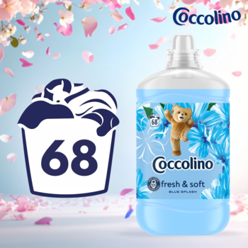 Coccolino Fresh & Soft Blue Splash płyn do płukania 68 prań, błękitna butelka z misiem i kwiatami.