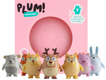 Różowa kula do kąpieli Plum! Czyściochowo o malinowym zapachu, z figurkami zwierząt w pierwszym planie.