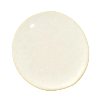 Duża, gładka kropla delikatnego toniku Skin 1004 Madagascar Centella Toning Toner, o kremowej barwie, na czarnym tle.