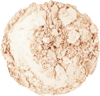 Rozświetlacz Revolution Beam Bright Diamond Glow, wypiekany, w formie sypkiego pudru w odcieniu jasnego beżu, na czarnym tle.