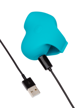 Zbliżenie na turkusowy Lovehoney Mon Ami Finger ring, stymulator ssący na palec z kablem USB.