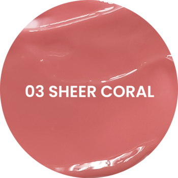 Zbliżenie na kremową, błyszczącą próbkę koralowego balsamu Stars from The Stars Flowy Lip Veil 03 Sheer Coral.