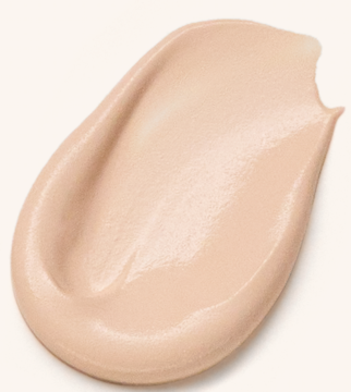 Kremowy swatch podkładu Catrice Invisible Cover Foundation w porcelanowym odcieniu 012C z różowymi podtonami.