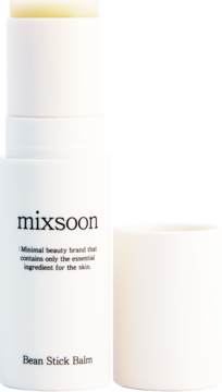 Mixsoon Bean Stick Balm, biały sztyft odżywczy do twarzy, widok z przodu z odsłoniętym wkładem.