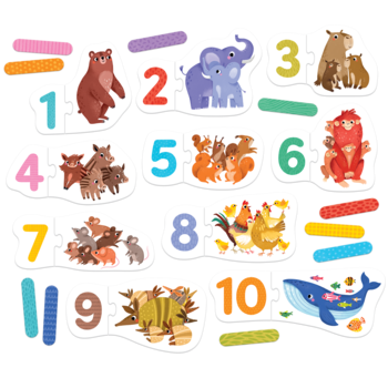 Widok z góry na 10 dwuelementowych puzzli Czuczu Cyferki z numerami 1-10 i zwierzętami, plus patyczki.