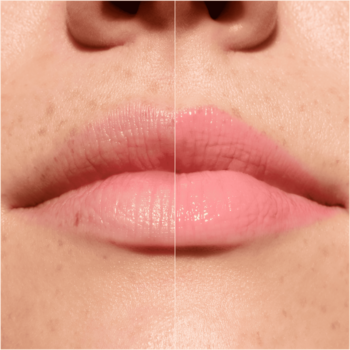 Efekt Catrice Melt & Plump Juicy Lip Plumper 020 Hyp-nude-tized: usta przed i po, pełniejsze, lśniące, różowo-nude.