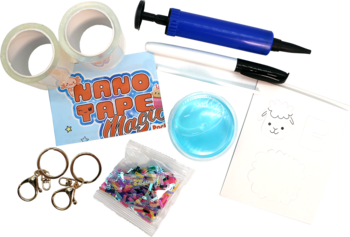 Nano Tape Magic Classic: zestaw DIY z taśmą, pompką, markerem, brokatem i szablonem, widok z góry.