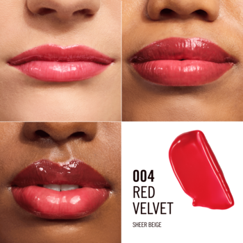 Lśniący balsam nawilżający do ust, 004 Red Velvet, pokazany na trzech różnych ustach i swatch.
