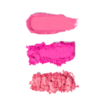 Prezentacja trzech swatchy różu Revolution Blush Icon Hot Pink: kremowy, matowy i rozświetlający.