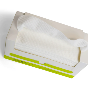 Biodegradowalne ręczniki Carbon Theory Supa-Sheets XL w otwartym białym pudełku, widok pod kątem, z bawełnianą teksturą.