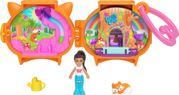 Pomarańczowa zabawka kompaktowa w kształcie kota, otwarta, z lalką, liskiem i leśnymi scenami w środku.