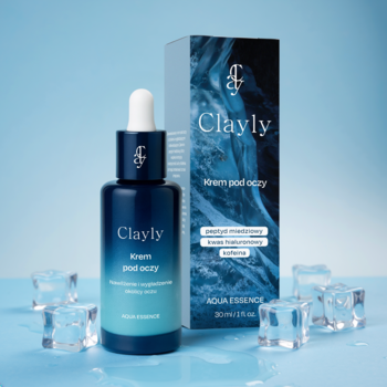 Ciemnoniebieski krem pod oczy Clayly Aqua Essence z pipetą, nawilżający, obok pudełka, na tle z kostkami lodu.