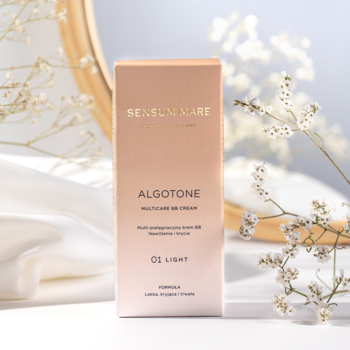 Sensum Mare Algotone Multicare Krem BB 01 Light, brzoskwiniowe opakowanie, widok z przodu, naturalny efekt.