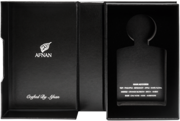 Eleganckie, otwarte, czarne pudełko Afnan Supremacy z logo i listą nut zapachowych męskiej wody perfumowanej.