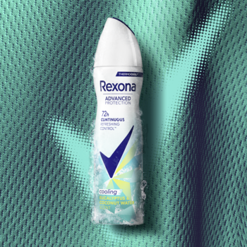 Antyperspirant Rexona Cooling Eucalyptus & Coconut Water, biała puszka, widok z przodu, na turkusowym tle.