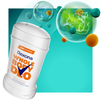 Biały sztyft Rexona Whole Body Deo Fresh Citrus, widok z przodu, na tle błękitnych bąbelków.