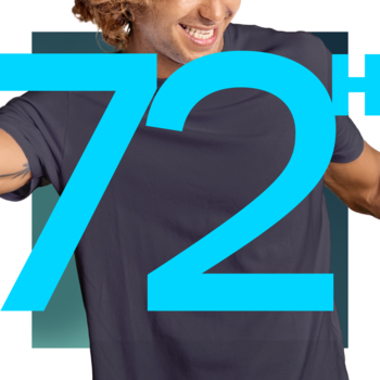 Rexona Men Whole Body Deo Ocean Rush. Mężczyzna z szerokim uśmiechem, duże niebieskie '72' na tle zielonego prostokąta.