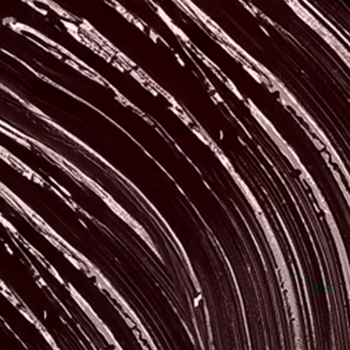 Dynamiczne, ciemne smugi tuszu L'Oreal Panorama na ciemnym tle, symbolizujące panoramiczną objętość rzęs.