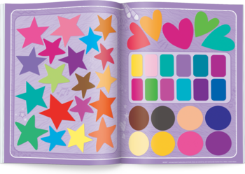 Fioletowa książka kreatywna dla dzieci z paletą farb do makijażu i naklejkami gwiazdek, serc, widok z góry.