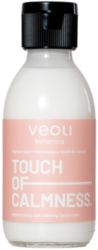 Mleczny tonik kojący Veoli Botanica Touch of Calmness, biała butelka z brzoskwiniową etykietą, widok z przodu.