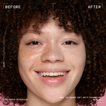 NYX Wonder Soft Matte Foundation: Przed i po. Uśmiechnięta kobieta, lewa strona z piegami, prawa z gładką matową cerą.