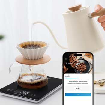 Inteligentna waga kuchenna RENPHO Calibra 1L z funkcją baristy, mierząca kawę przelewową, widok z boku.