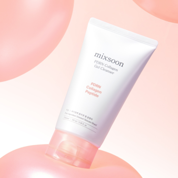 mixsoon PDRN Collagen Gel Cleanser, biała tuba z różową nakrętką, lekko przechylona na jasnoróżowym tle.