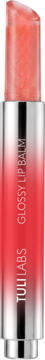 TULI LABS Glossy Lip Balm w srebrno-czerwonym opakowaniu, z wysuniętym koralowym sztyftem, widok z przodu.