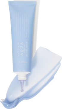 Dr. Althea Aqua Marine Watery Cream, jasnoniebieska tubka, widok z przodu, z wydobywającym się wodnistym żelem.
