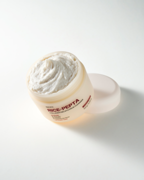 Otwarta żel-maska Nacific Rice Pepta Collagen Gelato Pack Cleanser w słoiku, widoczna biała, gęsta kremowa konsystencja.