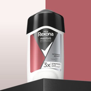 Antyperspirant Rexona Men Maximum Protection Intense Sport, czarno-czerwony sztyft, 3x silniejsza ochrona, przód.