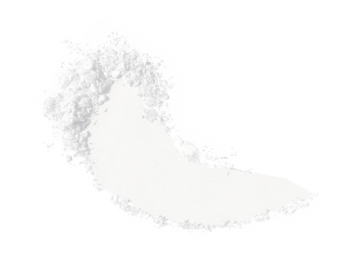 Wegański puder prasowany Naturally Perfect Translucent 001: zbliżenie na sypki, biały puder na czarnym tle.