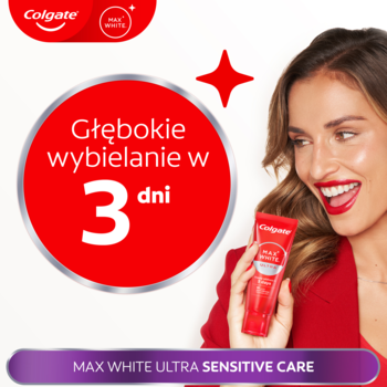 Uśmiechnięta kobieta trzyma czerwoną tubkę Colgate Max White Ultra Sensitive Care, z napisem Głębokie wybielanie w 3 dni.