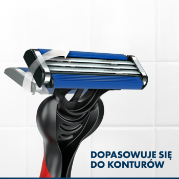 Gillette Blue3 Plus, zbliżenie na głowicę maszynki z 3 ostrzami i niebieskim paskiem, elastycznie dopasowującą się do konturów.