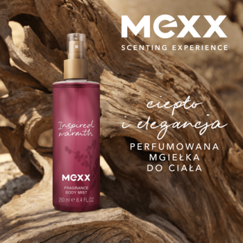 Butelka MEXX Inspired Warmth mgiełki do ciała 250ml, ciemnoróżowa ze złotym rozpylaczem, na tle drewna.