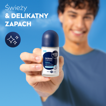 Uśmiechnięty mężczyzna prezentuje NIVEA MEN Derma Control Defend antyperspirant roll-on, z napisem „Świeży & DELIKATNY ZAPACH”.