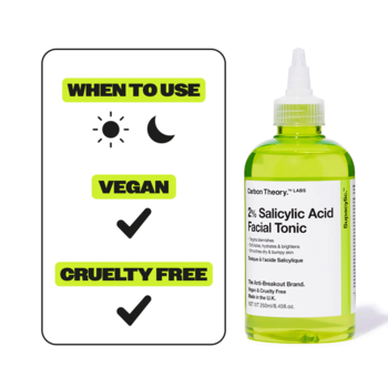 Carbon Theory 2% Salicylic Acid Facial Tonic w zielonej butelce z infografiką: wegański, cruelty-free, na dzień i noc.