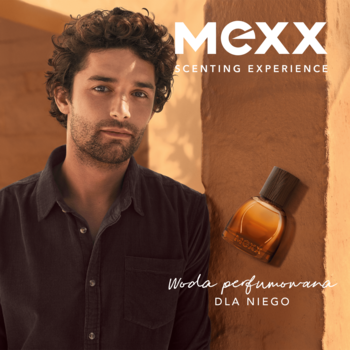 Mężczyzna i bursztynowa, organicznie kształtowana butelka MEXX Inspired Glow Woda Perfumowana dla Niego, cytrusowo-drzewna.