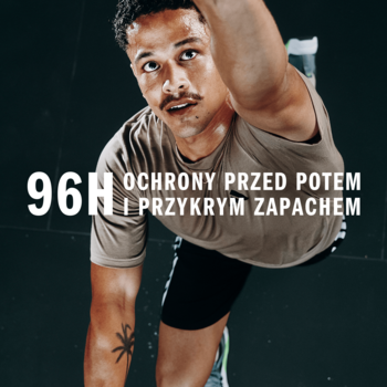 Mężczyzna w beżowej koszulce podczas treningu, obok tekst 96H ochrony przed potem. Antyperspirant ADIDAS MAX-DRY FRESH.