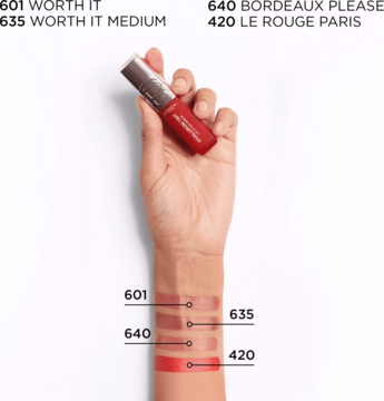 L'Oréal Paris Hyaluron Tint olejek-serum w czerwonej tubce, swatche 4 odcieni na ramieniu, widok z góry.