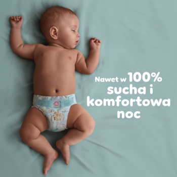 Pampers Active Baby: śpiące niemowlę w pieluszce na błękitnym kocu. Widok z góry, symbol suchości i komfortu nocą.