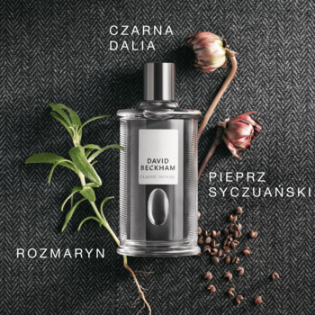 David Beckham Classic Homme woda toaletowa w przezroczystym flakonie, otoczona rozmarynem, pieprzem i czarną dalią. Drzewno-pikantna.