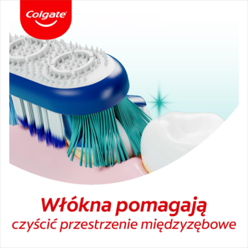 Zbliżenie główki szczoteczki Colgate 360 Deep Clean, niebieskie włókna czyszczące przestrzenie międzyzębowe.